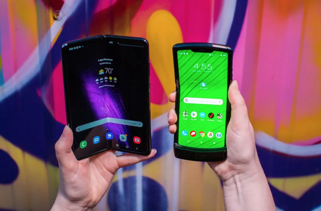 Samsung Galaxy Fold vs Motorola Razr: tương lai và hoài niệm  ảnh 2