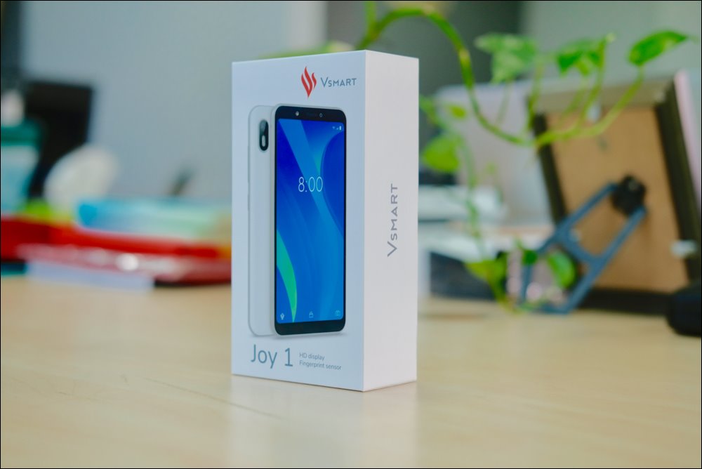 Mở hộp Vsmart Joy 1, smartphone rẻ nhất của Vinsmart