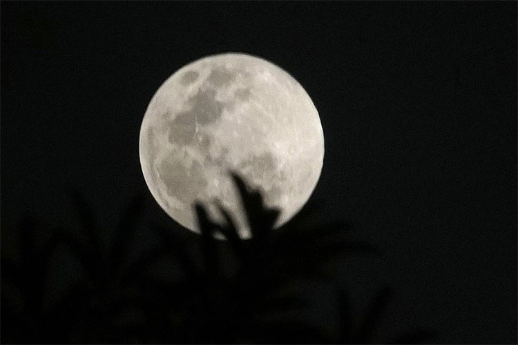Vì sao đêm qua không quan sát được siêu trăng ở Hà Nội?