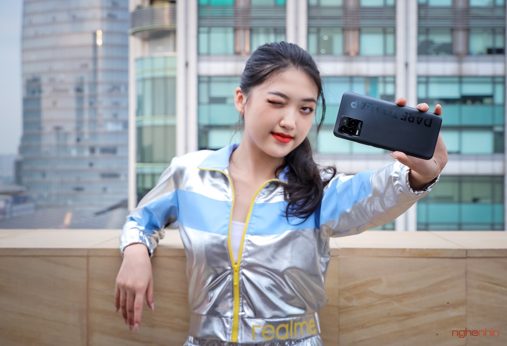 Trên tay realme 8 Pro tại Việt Nam: thiết kế trẻ trung, camera 108MP, nhiều chế độ độc đáo  ảnh 1