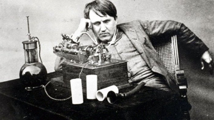 Nhiều người thậm chí cho rằng Edison giống một thương nhân hơn là nhà phát minh.