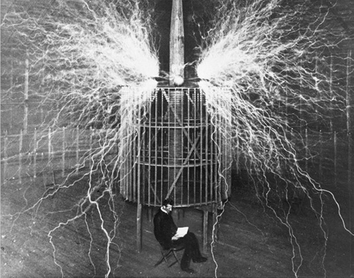 Nikola Tesla được cho là ngạo mạn và mắc chứng 