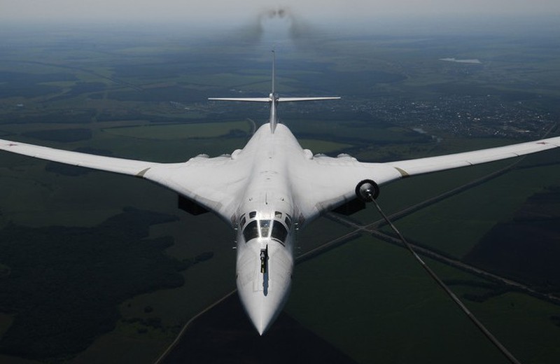 Thiên nga trắng Tu-160 của Nga lập kỉ lục bay 25 giờ liên tục