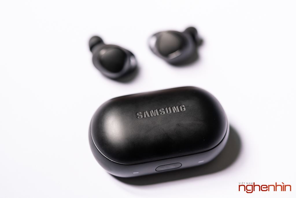Đánh giá tai nghe không dây Samsung Gear IconX 2018: nhiều tính năng, âm thanh hợp lí ảnh 4