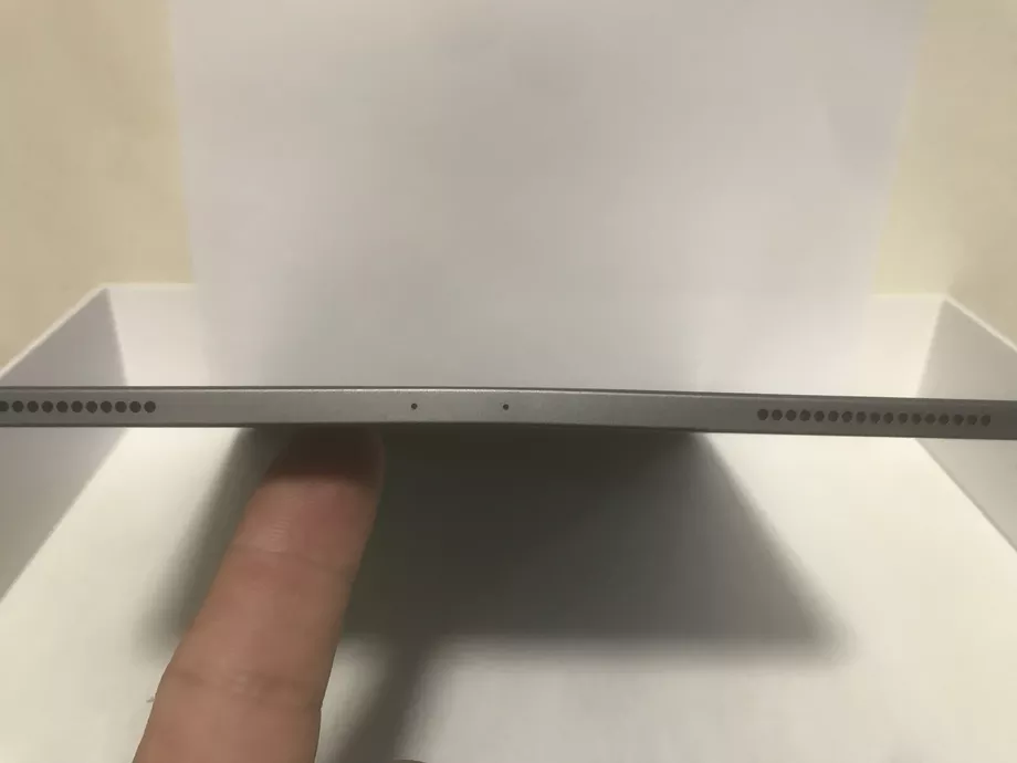 iPad Pro 2018 cong vênh, Apple nói đây không phải lỗi