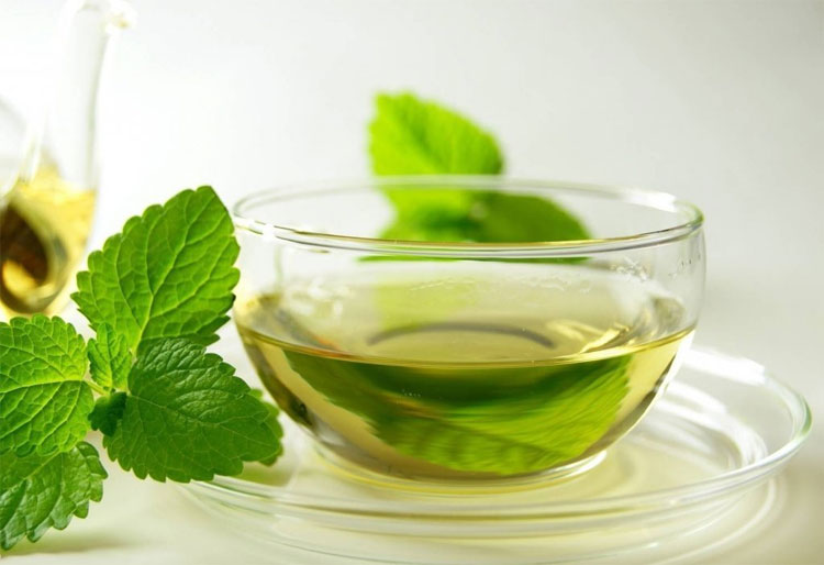 Uống một tách trà bạc hà sau khi ăn sẽ giúp hỗ trợ đường tiêu hóa. 