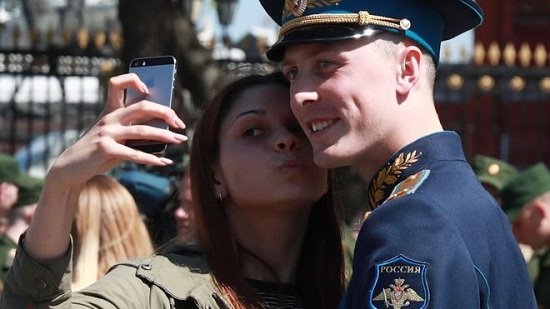 Lính Nga bị cấm sử dụng smartphone vì mạng xã hội