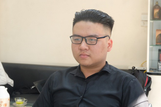  Báo chí nước ngoài đổ bộ vào quán cắt tóc kiểu ông Donald Trump và ông Kim Jong Un - Ảnh 13.