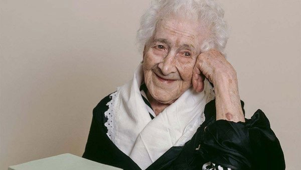 Jeanne Louise Calment, cụ bà cao tuổi nhất thế giới được ghi nhận.