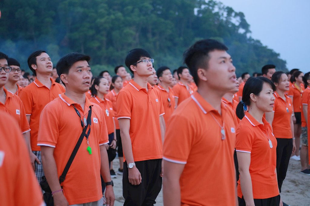 Gần 3000 người FPT IS cùng hát quốc ca đón Hành trình ngày mới chào tuổi 25