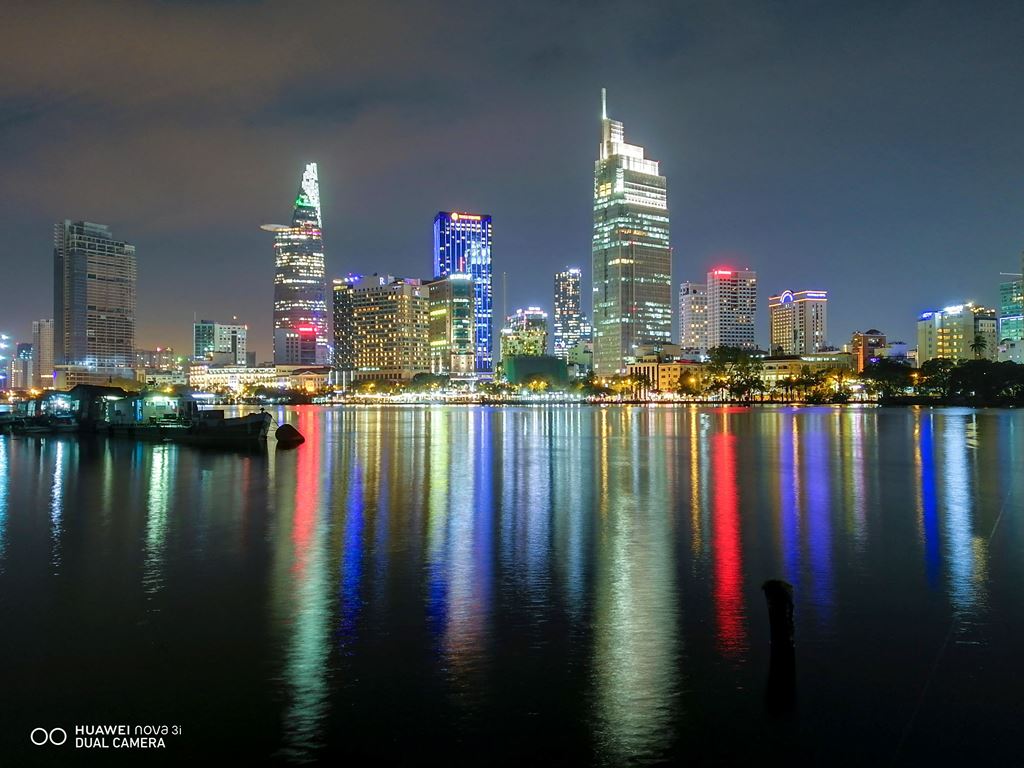 Sài Gòn đêm lung linh qua ống kính Huawei Nova 3i ảnh 1