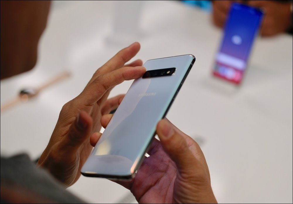 Đơn đặt hàng Samsung Galaxy S10 tại Việt Nam tăng gấp đôi sau khi máy chính thức công bố