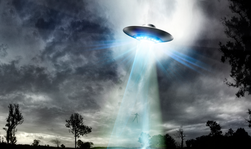Thuong nghi si My dua ra loi canh bao ve su de doa cua UFO