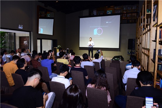 Huawei trình làng hệ điều hành EMUI 10 tại Việt Nam