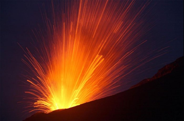 Núi lửa Anak Krakatau