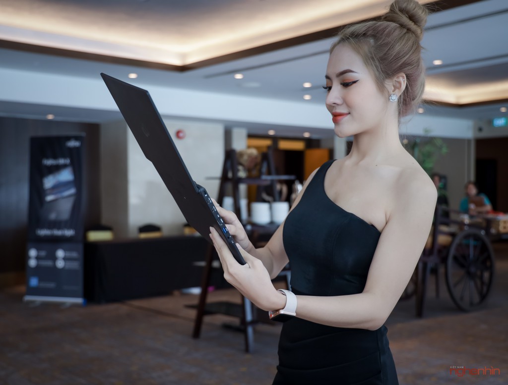 Laptop siêu mỏng nhẹ Fujitsu UH-X ra mắt tại Việt Nam giá từ 30 triệu ảnh 6