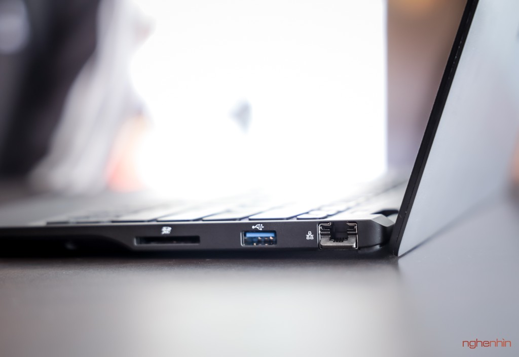 Laptop siêu mỏng nhẹ Fujitsu UH-X ra mắt tại Việt Nam giá từ 30 triệu ảnh 9