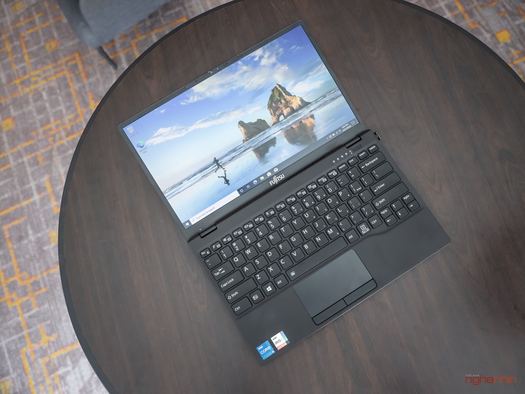 Laptop siêu mỏng nhẹ Fujitsu UH-X ra mắt tại Việt Nam giá từ 30 triệu ảnh 10
