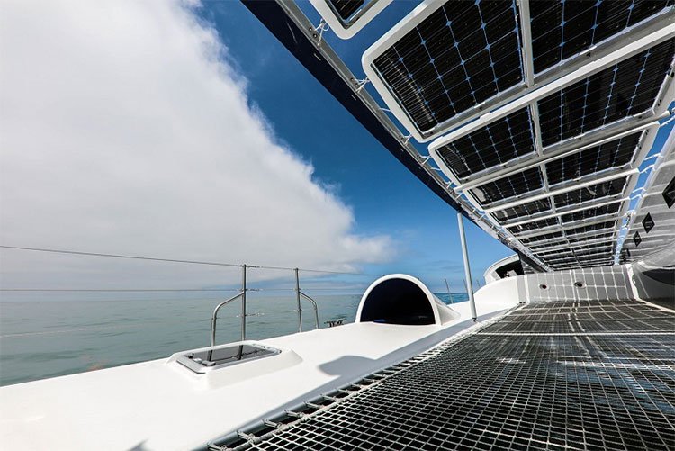  Mục tiêu của Energy Observer là cho thấy tàu thuyền các loại có thể vận hành được nhờ vào nguồn ​​năng lượng tái tạo.