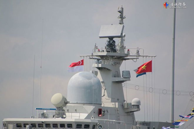 Cấu trúc thượng tần của Tàu 016-Quang Trung là nơi bố trí các hệ thống trang thiết bị trinh sát điện tử