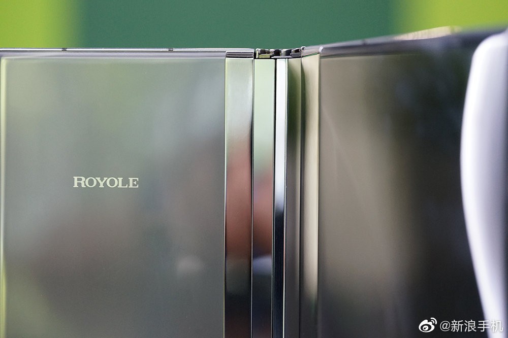 Smartphone gập Royole FlexPai 2 ra mắt: chưa hoàn hảo nhưng rẻ ảnh 9