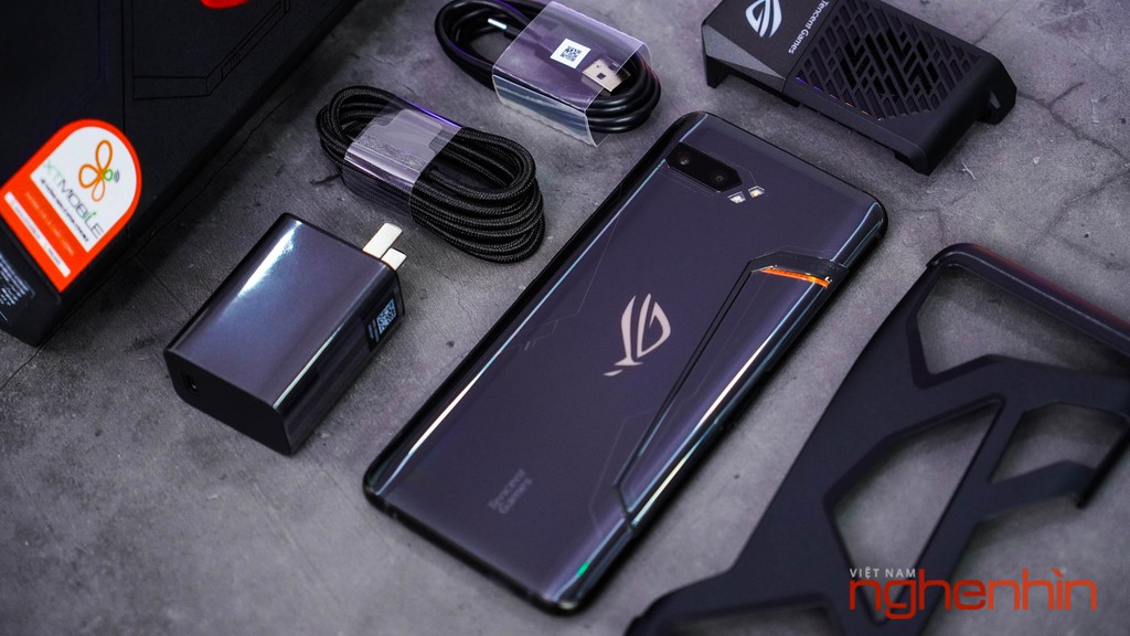 Khui vali phụ kiên Asus ROG Phone 2 Tencent Games giá 40 triệu tại Việt Nam ảnh 3