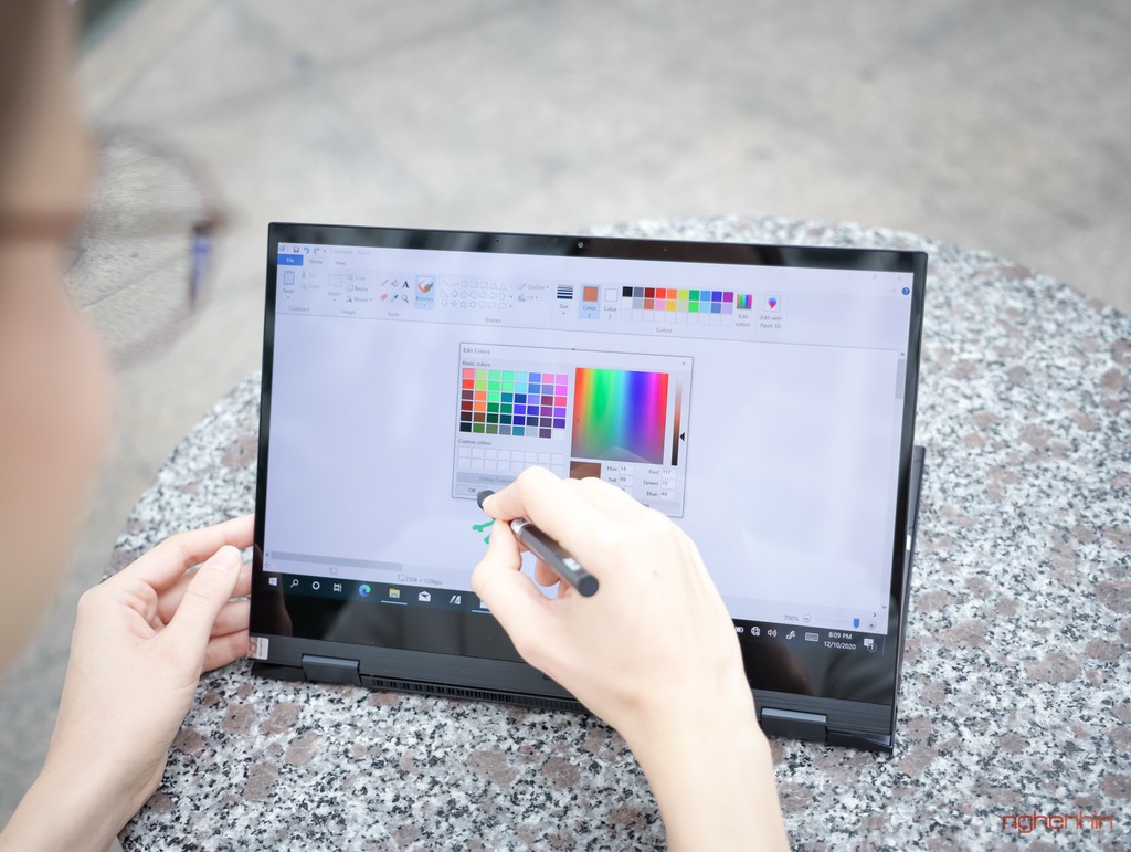 Trên tay Asus ZenBook Flip S (UX371): laptop 2 trong 1 cao cấp, mỏng nhất thế giới Trên tay Asus ZenBook Flip S : laptop 2 trong 1 cao cấp, mỏng nhất thế giới ảnh 10