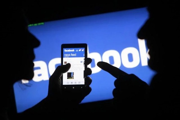 Tin sốc: Ít nhất 11 ứng dụng di động bí mật chia sẻ thông tin cho Facebook