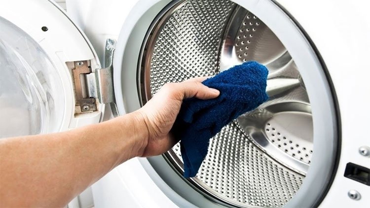 Nếu bạn muốn biết cách vệ sinh máy giặt, hãy xem hướng dẫn của nhà sản xuất.