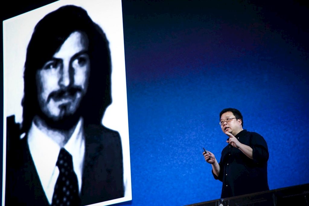 CEO Trung Quốc từng tuyên bố sẽ mua lại Apple đổi nghề livestream bán hàng qua mạng
