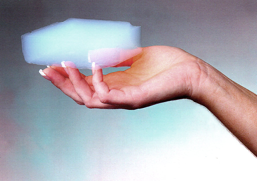 Samuel Kistler sáng tạo vật liệu rắn siêu nhẹ aerogel