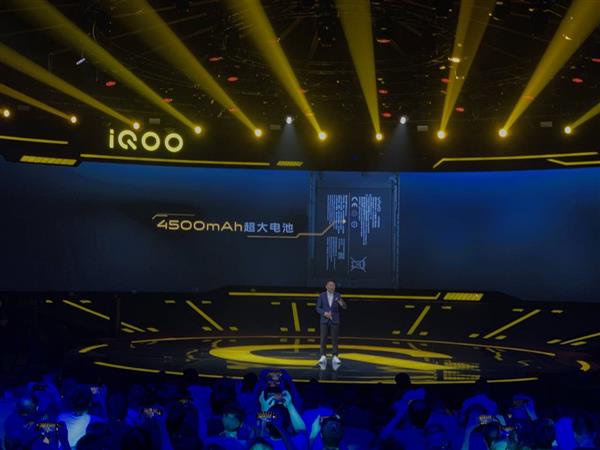 iQOO Pro 5G - gaming phone 5G giá rẻ của Vivo cháy hàng chỉ sau 1 giây mở bán
