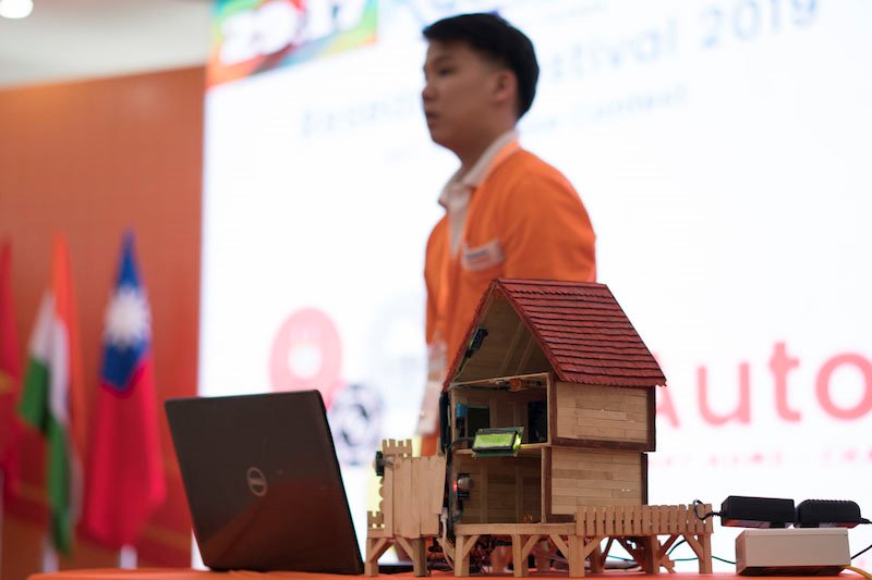 Sinh viên và diễn giả 5 quốc gia quy tụ tại ngày hội IoT của FPT Edu | Chung kết IoT Showcase gây bất ngờ bởi tính ứng dụng của 13 sản phẩm IoT “Made by sinh viên” | “Việt Nam ứng dụng mạnh nhất IoT trong giao thông, dịch vụ công cộng và nông nghiệp”
