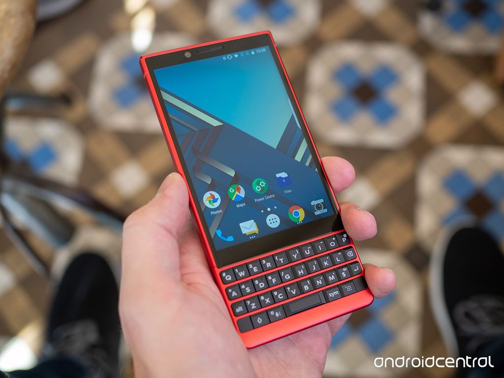 Âm thầm tại MWC 2019, BlackBerry bổ sung màu đỏ cho KEY2 ảnh 1