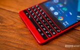 Âm thầm tại MWC 2019, BlackBerry bổ sung màu đỏ cho KEY2
