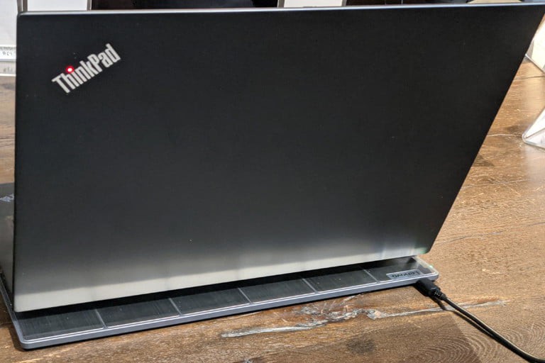 Lenovo giới thiệu bộ sạc không dây cho laptop, giá 139 USD ảnh 3