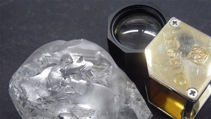 Viên kim cương siêu to khổng lồ 442 carat ở châu Phi