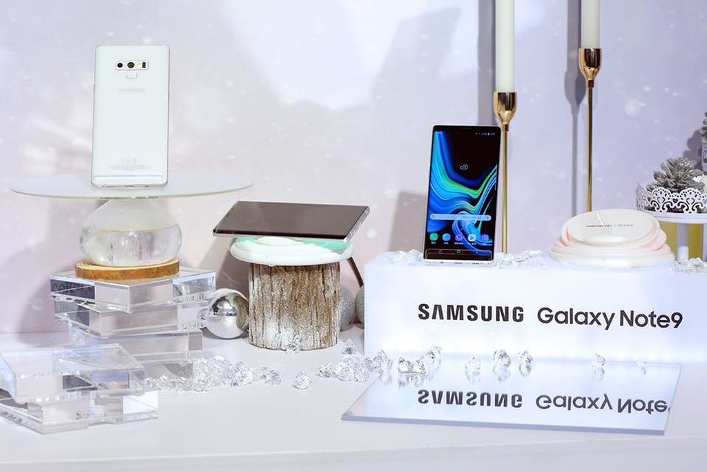 Ảnh thực tế của Samsung Galaxy Note 9 màu trắng First Snow ảnh 1
