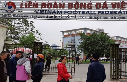 Vé trận U23 Việt Nam- U23 Thái Lan: Dân phe náo loạn trước cổng VFF