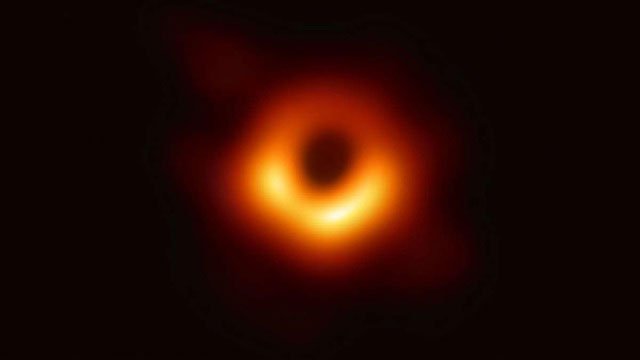 Hình ảnh đầu tiên về lỗ đen.