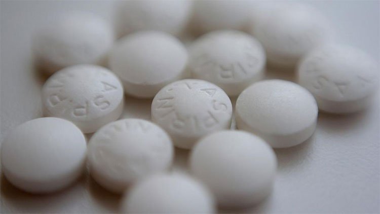 Aspirin có tác dụng hạ sốt và giảm đau, từ cơn đau nhẹ đến đau vừa