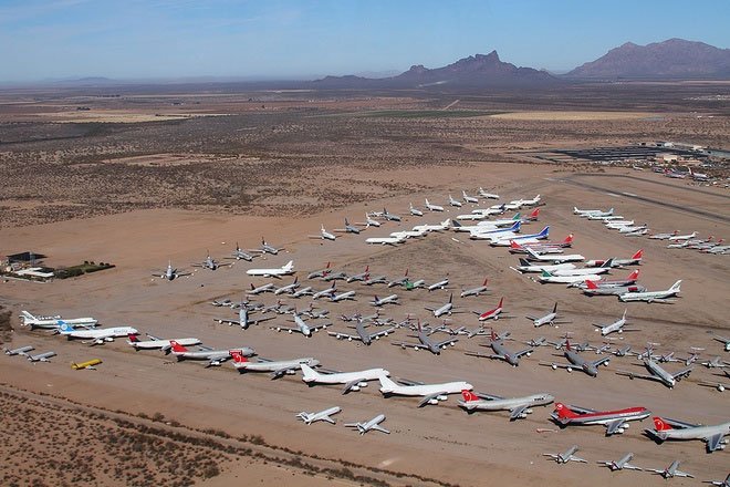 Bãi đỗ hàng không Pinal ở Arizona là một nghĩa địa máy bay thương mại.