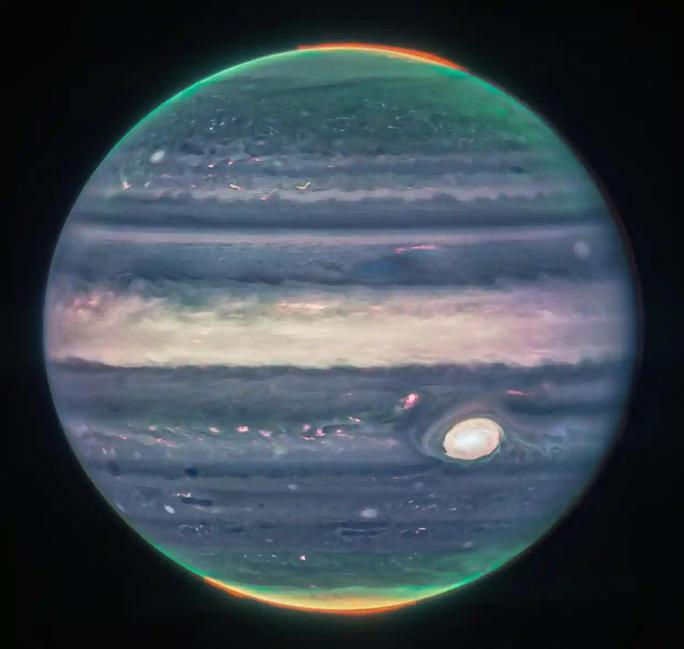 James Webb chụp bão cực quang bạch kim đủ sức nuốt Trái Đất - Ảnh 2.