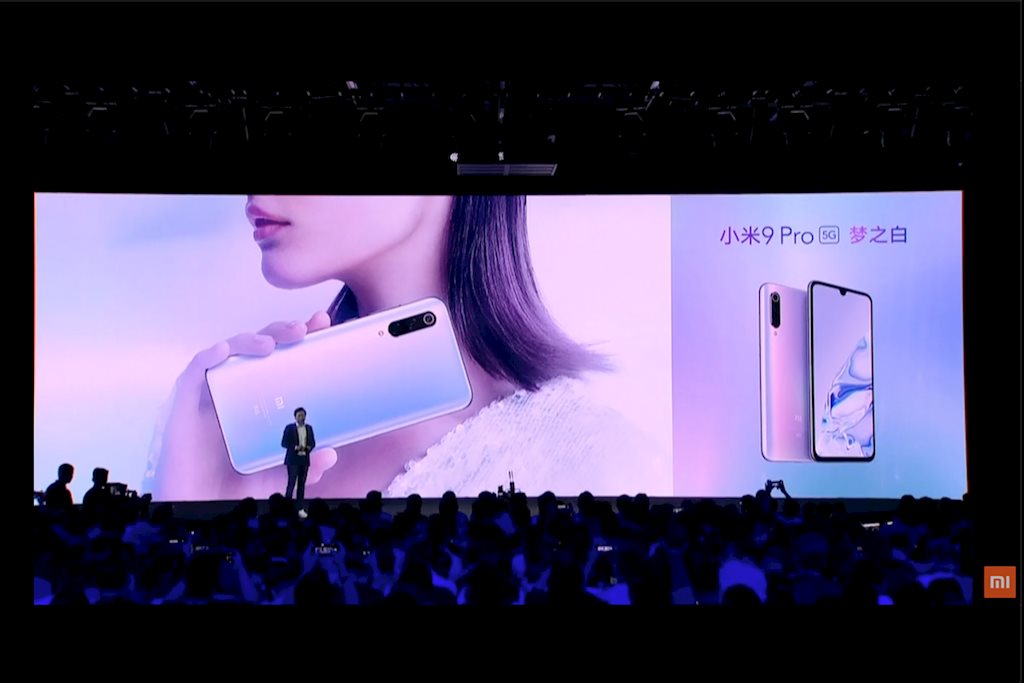 Ra mắt điện thoại 5G rẻ nhất thị trường, CEO Xiaomi vẫn nói lời xin lỗi