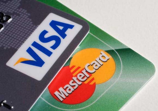 Visa và Mastercard đề xuất giảm phí cà thẻ khi thanh toán ở EU
