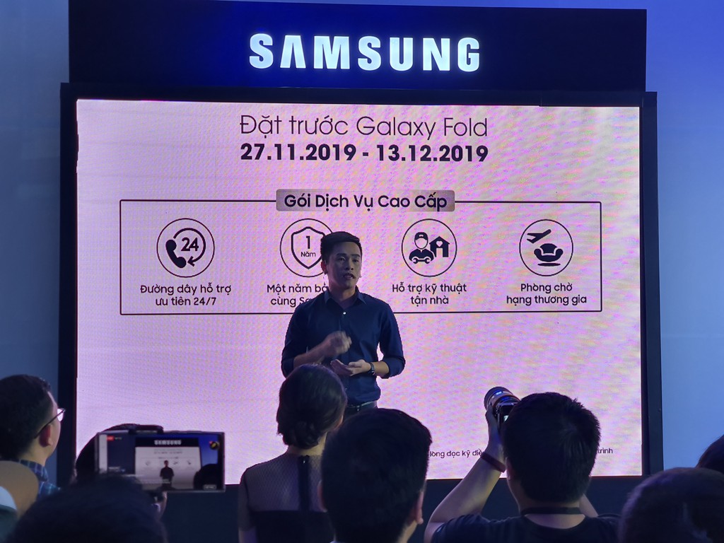 Samsung Galaxy Fold màn hình gập chính thức ra mắt người dùng Việt giá 50 triệu  ảnh 3