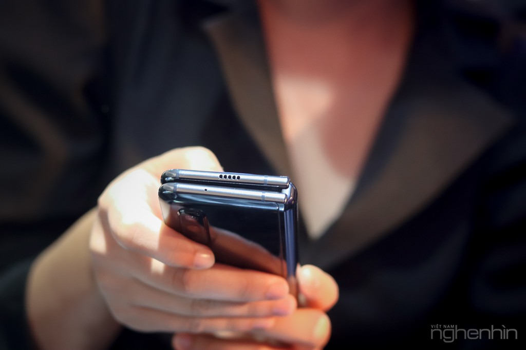 Siêu phẩm Samsung Galaxy Fold smartphone màn hình gập ra mắt người dùng Việt giá 50 triệu  ảnh 5