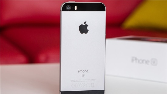 iPhone giá rẻ lại được bán trên cửa hàng Apple, giá gần 6 triệu đồng