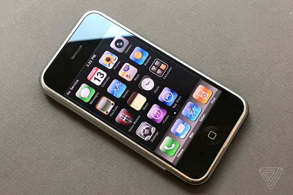 iPhone: Từ chỗ được thổi phồng là “điện thoại của Chúa trời” tới nguy cơ có thể bị “ruồng bỏ” ảnh 1
