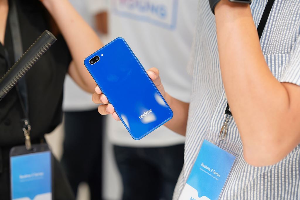 Realme C1 phiên bản màu xanh chính thức bán ra từ ngày 26/11 trên kênh online của TGDĐ và FPT Shop ảnh 1